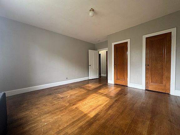 2nd image of 9 Rockville St APT C1