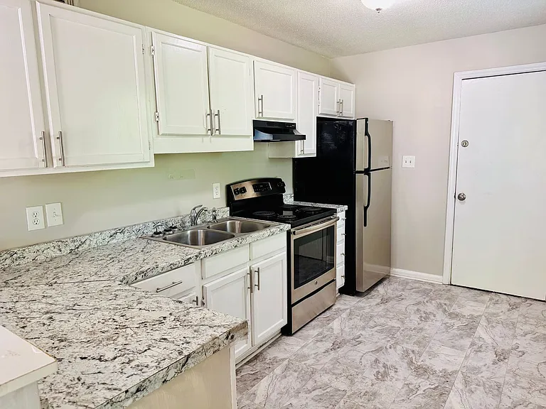 SPCR6128 — Photo 2