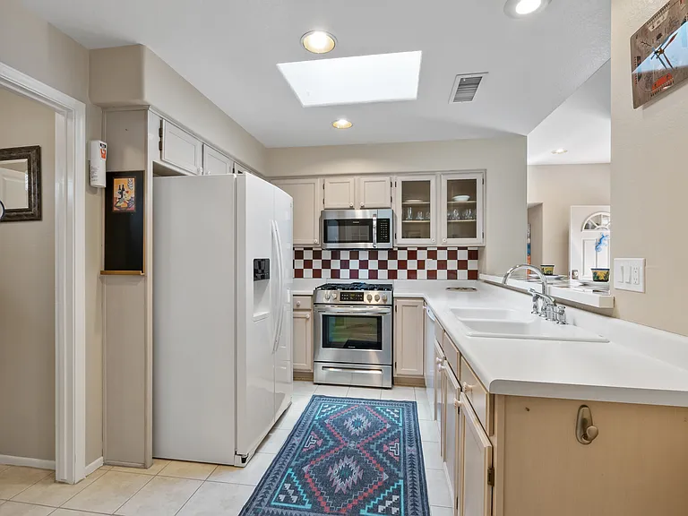 21740 N Limousine Dr — Photo 9