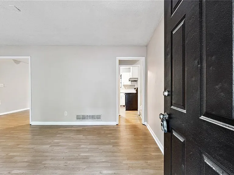 5786 Deerfield Trl — Photo 3