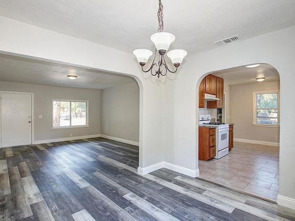 5th image of 3304 Albany Way