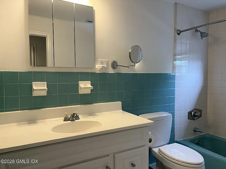 20 Hawthorne St S #2 — Photo 8