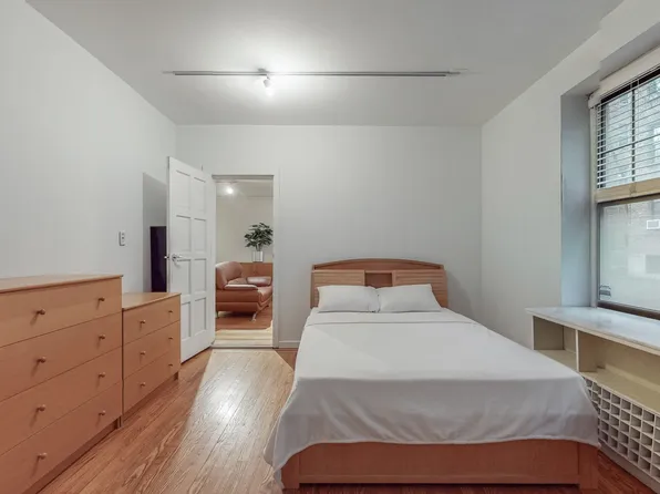 109-14 Ascan Avenue image 5 of 14