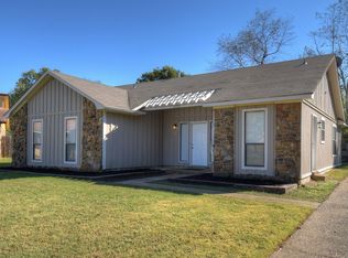 6725 Hallshire Cv, Memphis, TN 38115