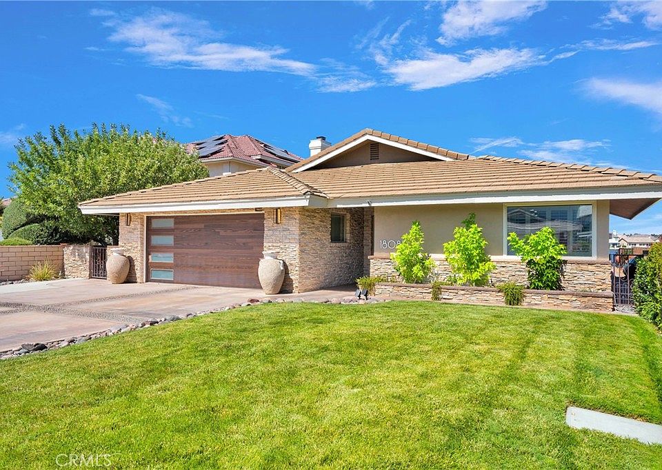 1st image of 18083 Mariner Dr