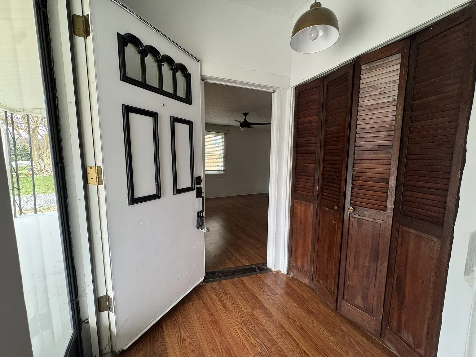 1 bed, 1024 sqft, $1,000 — Photo 3