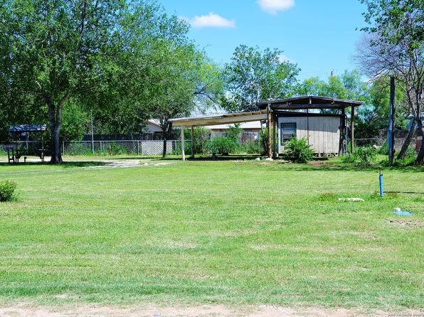 1208 Broadway St LOT 8&10, Jourdanton, TX 78026