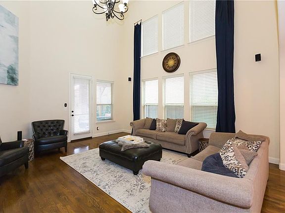 2nd image of 3907 Jasmine Fox Ln