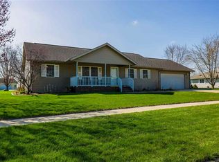 235 F Pl, Kalona, IA 52247