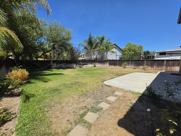 23752 Pepperleaf St — Photo 15