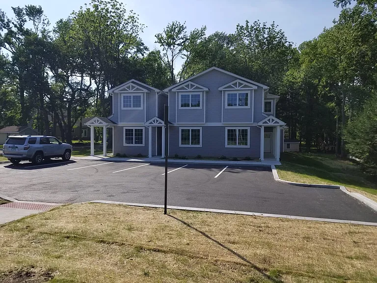 299 College Rd #1-12 — Photo 9