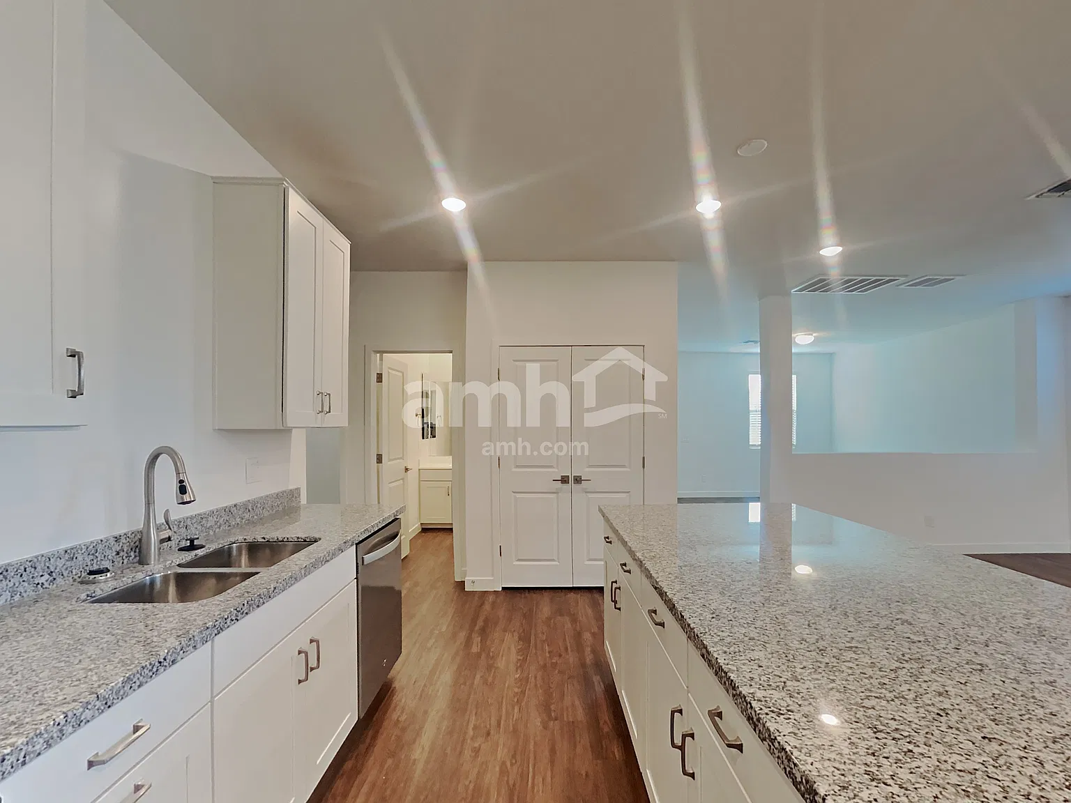 3 bed, 2.0 bath, 1580 sqft, $2,300 — Photo 4