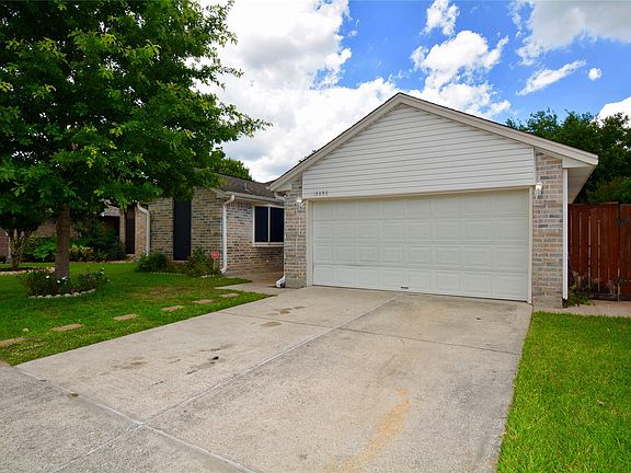 2nd image of 13858 Cantwell Dr