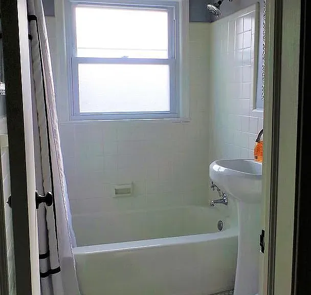 10719 Jones St — Photo 3