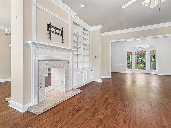5th image of 106 Cherry Creek Dr