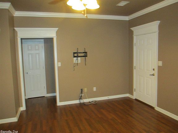 3rd image of 513 Samuel Loyce Dr