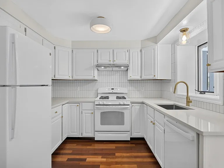 128 Parker St #3C — Photo 6