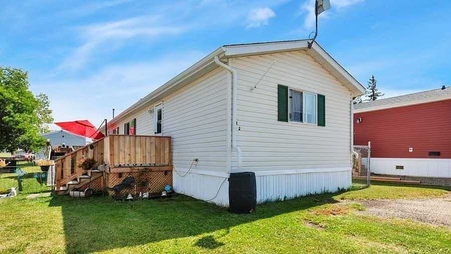 1st image of 212 Willow Dr