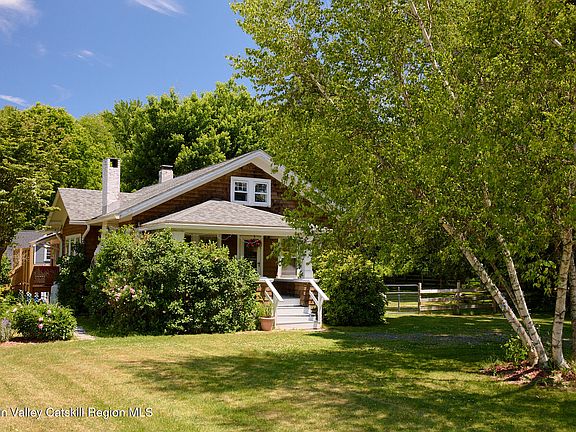 3rd image of 75 Brookside Road