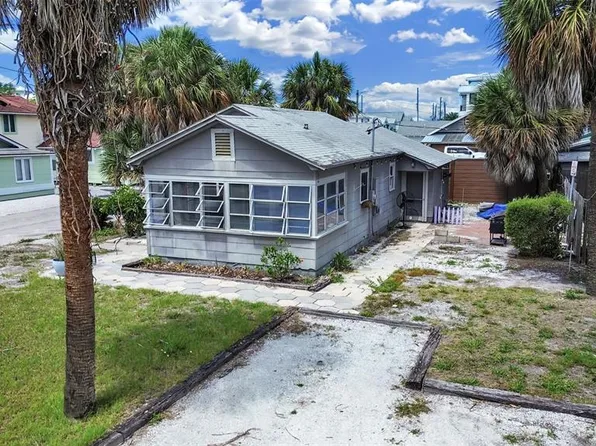 130 90th Ave, Treasure Island, FL 33706