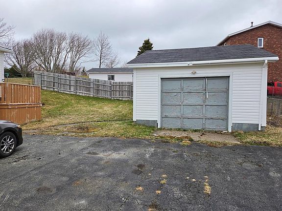 5th image of 290 Blackmarsh Road