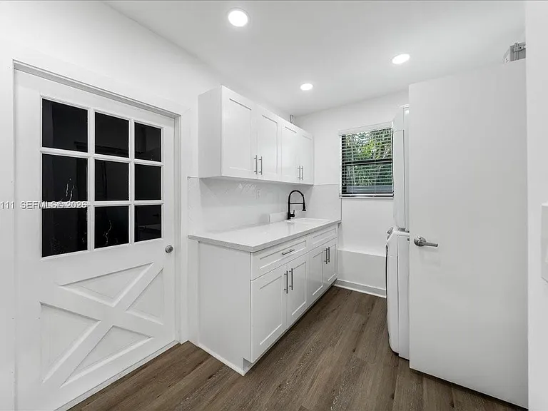 7705 SW 66th St — Photo 35