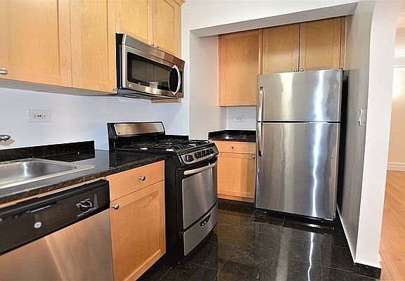5th image of 95 Christopher St APT 11H