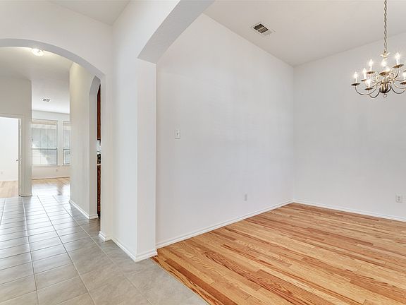 5th image of 2720 Gray Rock Dr
