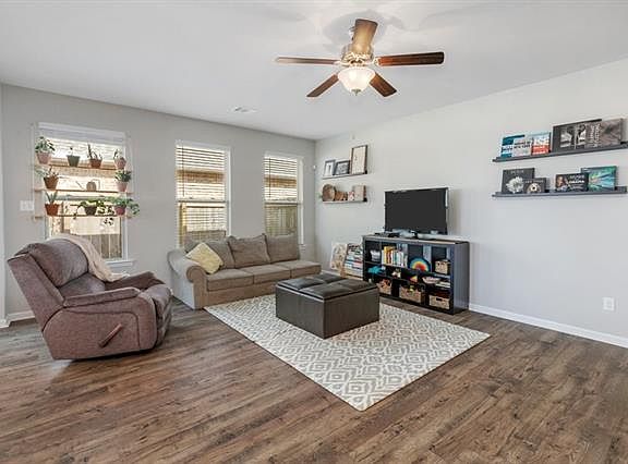 5th image of 3127 Baywood Ave