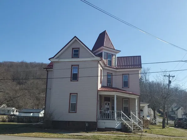 201 N Washington St, Evans City, PA 16033