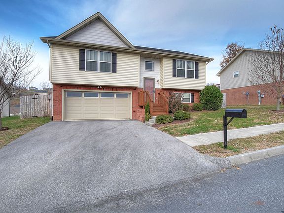 3rd image of 2119 Ida Sue Dr