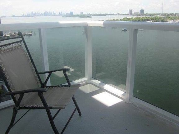 5th image of 7928 West Dr Penthouse 9