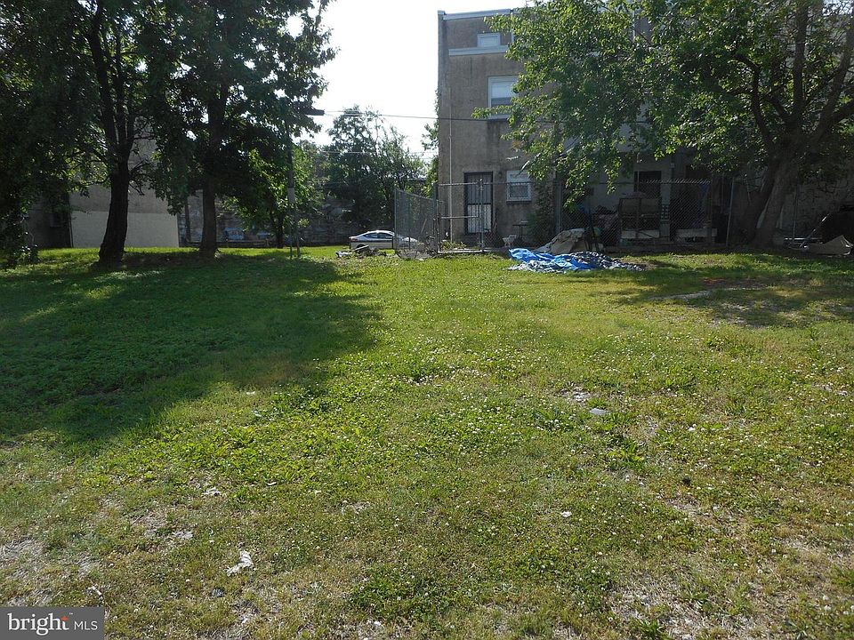 2nd image of 1516 N Darien St