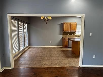5th image of 355 Honey Hill Dr