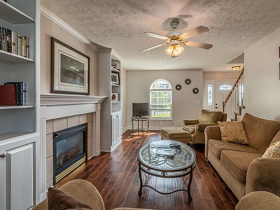 4th image of 4607 Sand Hill Ln
