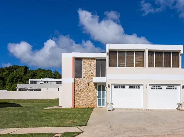 24 Ruisenor | Urb Los Montes #275, Dorado, PR 00646