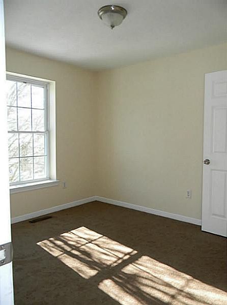 1st image of 33 Stoney View Dr
