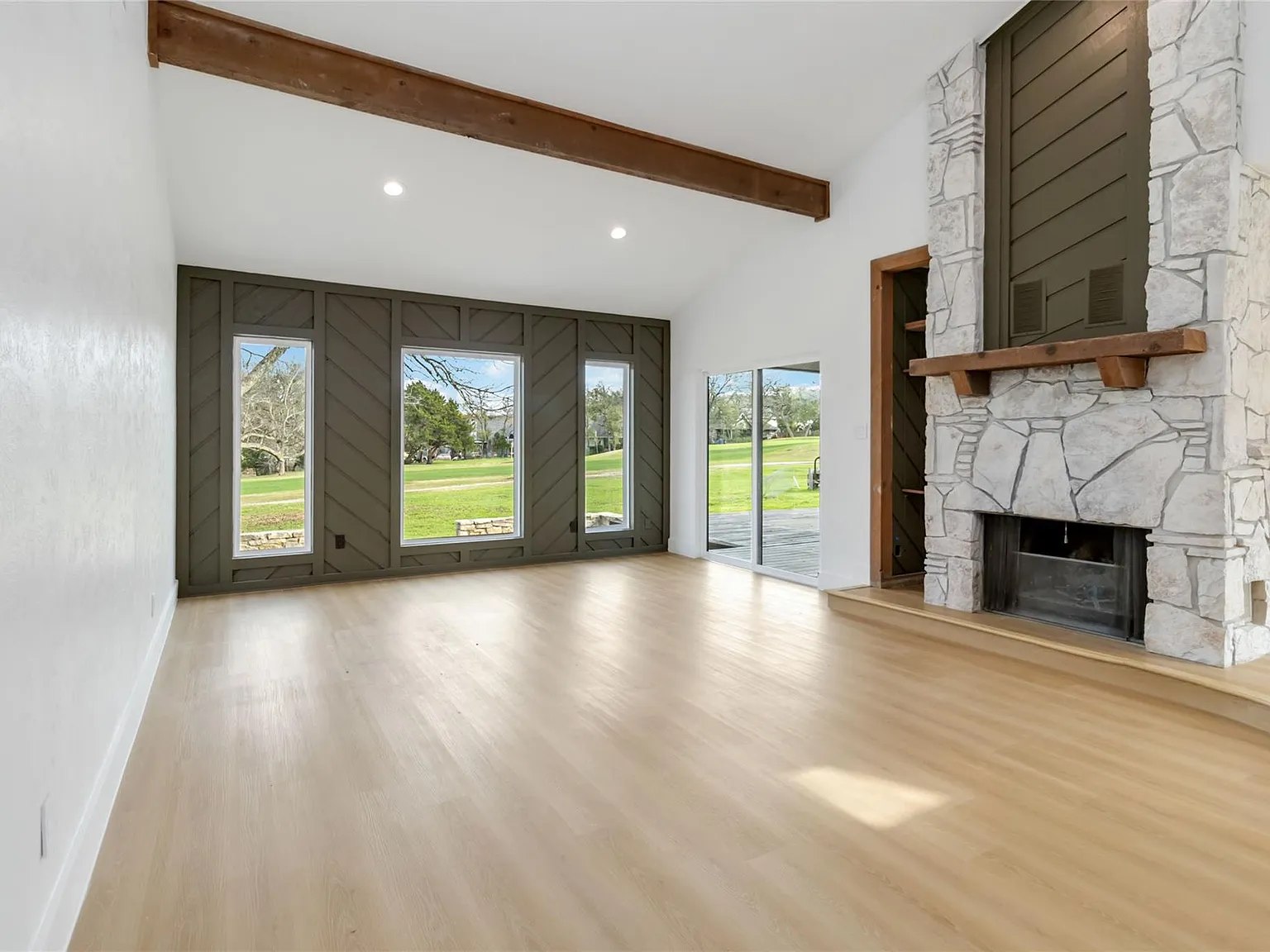 3 bed, 3.0 bath, 1803 sqft, $3,250 — Photo 2