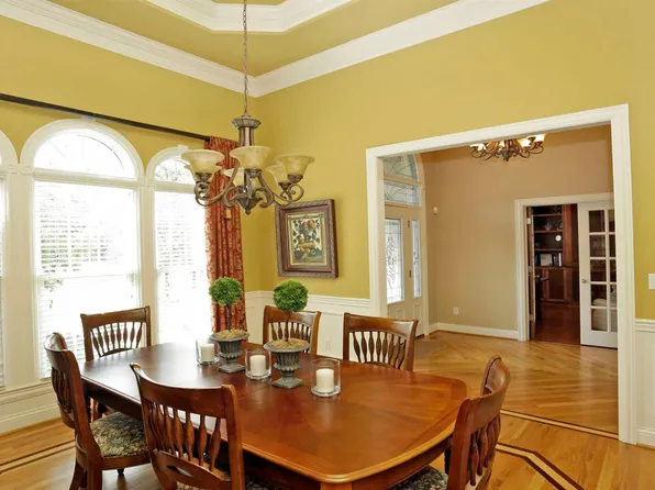200 Golf Club Dr, Nicholasville, KY 40356