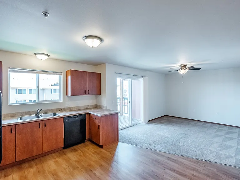 Newcastle Place Apartments — Photo 18