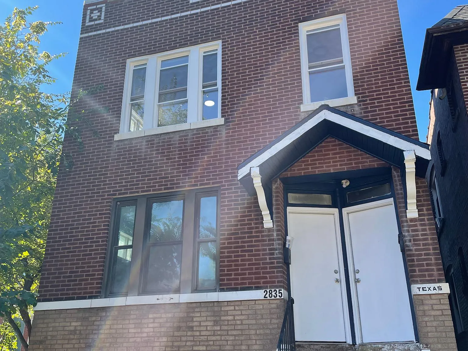 2 bed, 1001 sqft, $1,050 — Photo 1