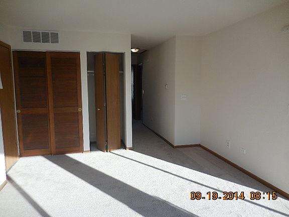 3rd image of 319 Newport Ln APT C2