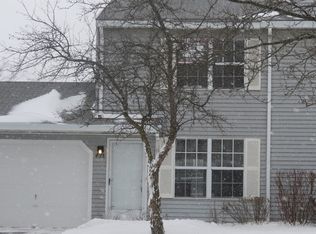 435 Normandie Ln, Round Lake Beach, IL