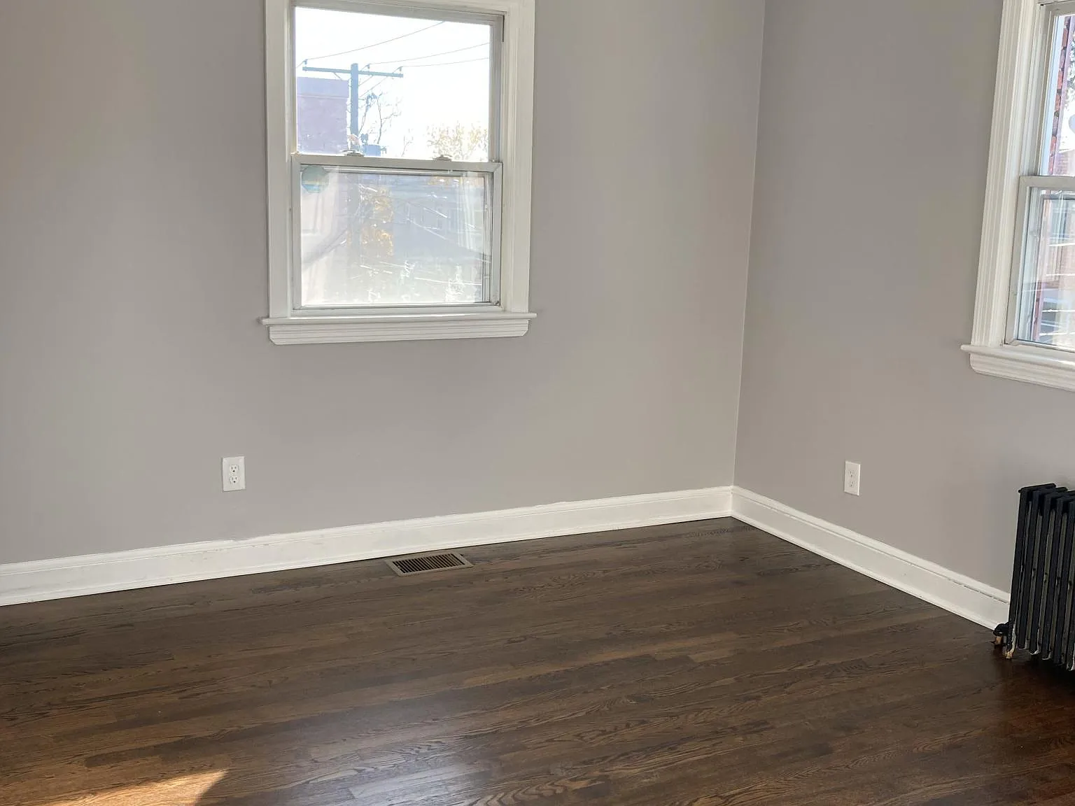 3 bed, 884 sqft, $2,350 — Photo 3