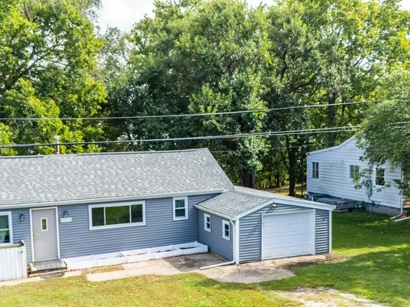 11728 N Riverview Rd, Chillicothe, IL 61523