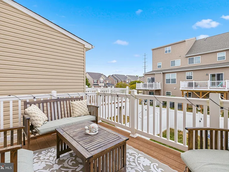 121 Polo Way — Photo 39