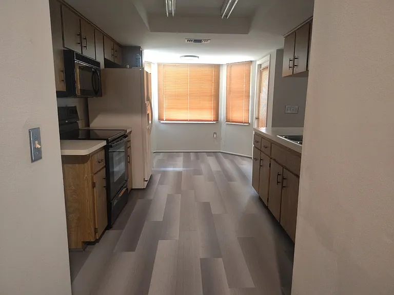 4617 Uzzle Way — Photo 11