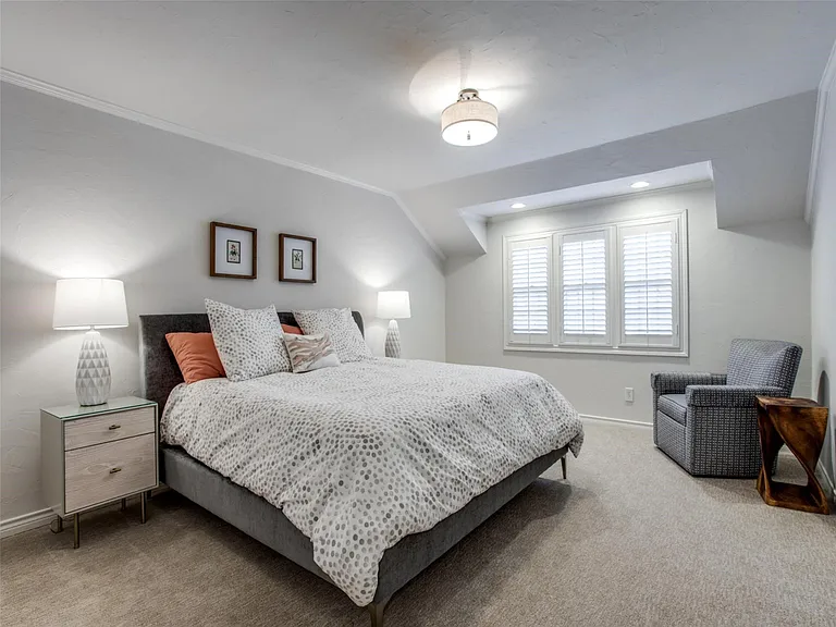 3909 Greenbrier Dr — Photo 25