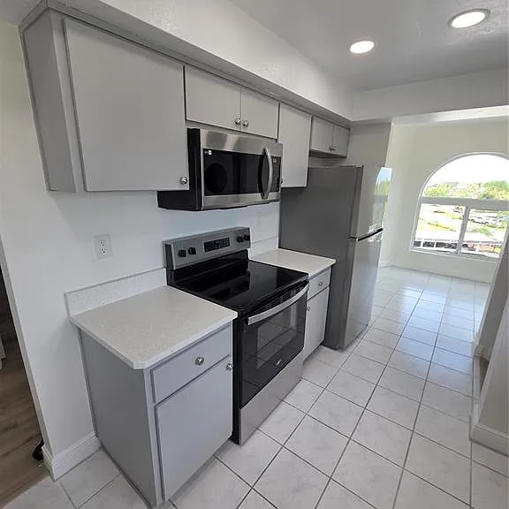 650 Island Way #408 — Photo 5