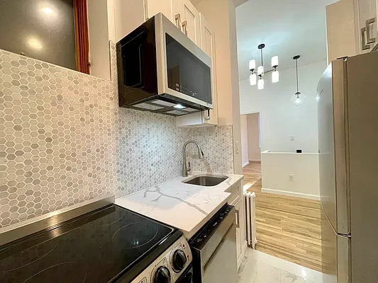 Rented by J PRESTON AND ASSOCIATES INC | media 16